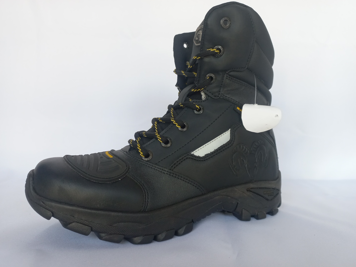 Botas RAM completamente negras