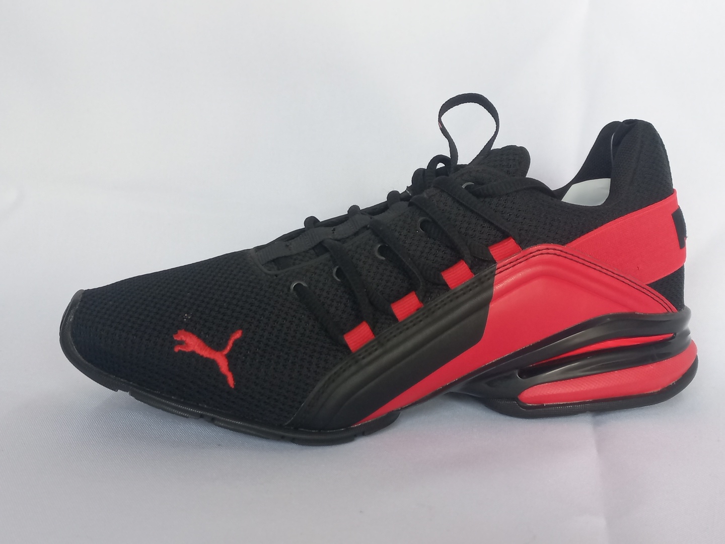Puma Axelion Break Jr negros con rojo