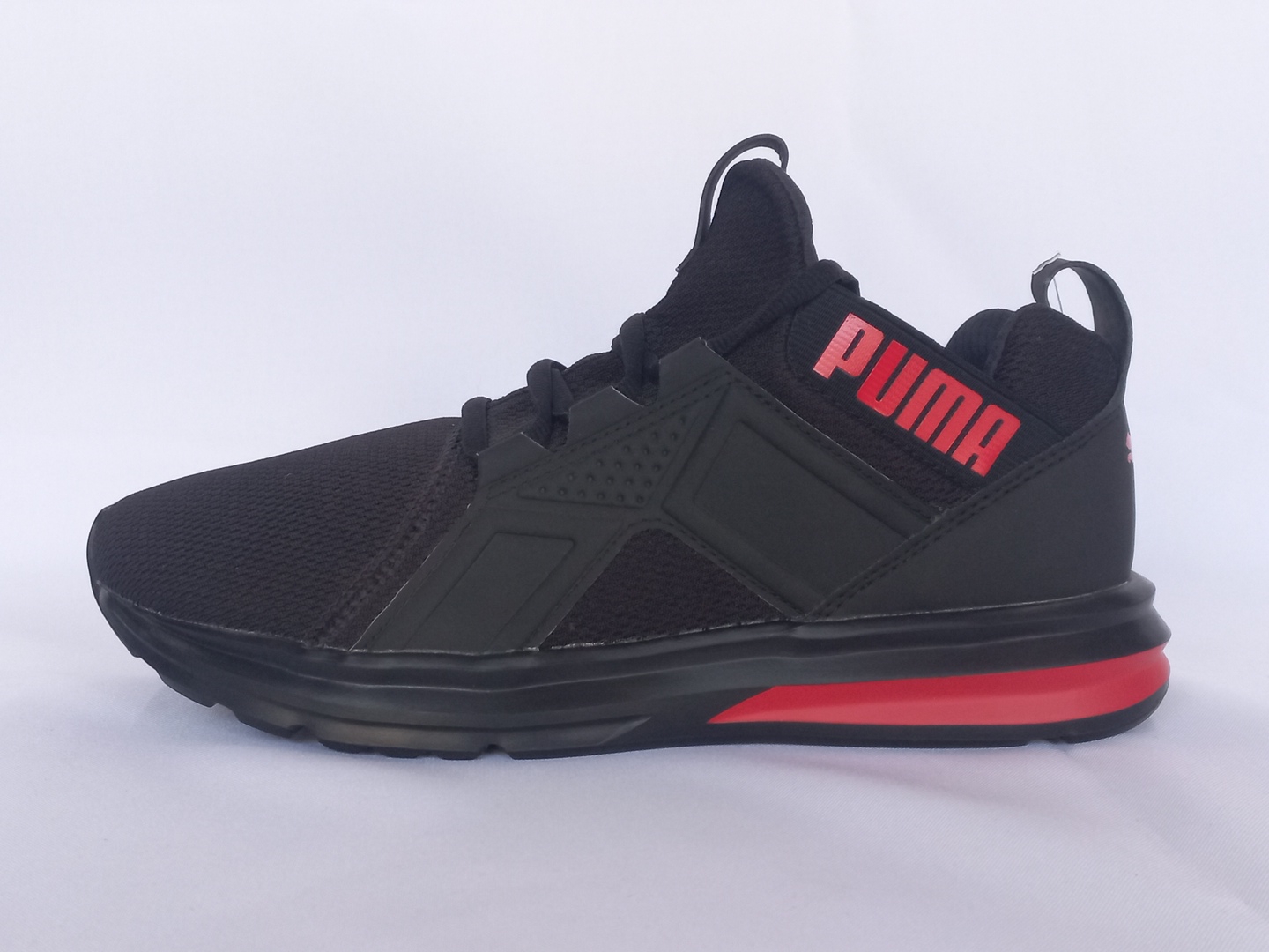 Puma Enzo Sport negros con rojo