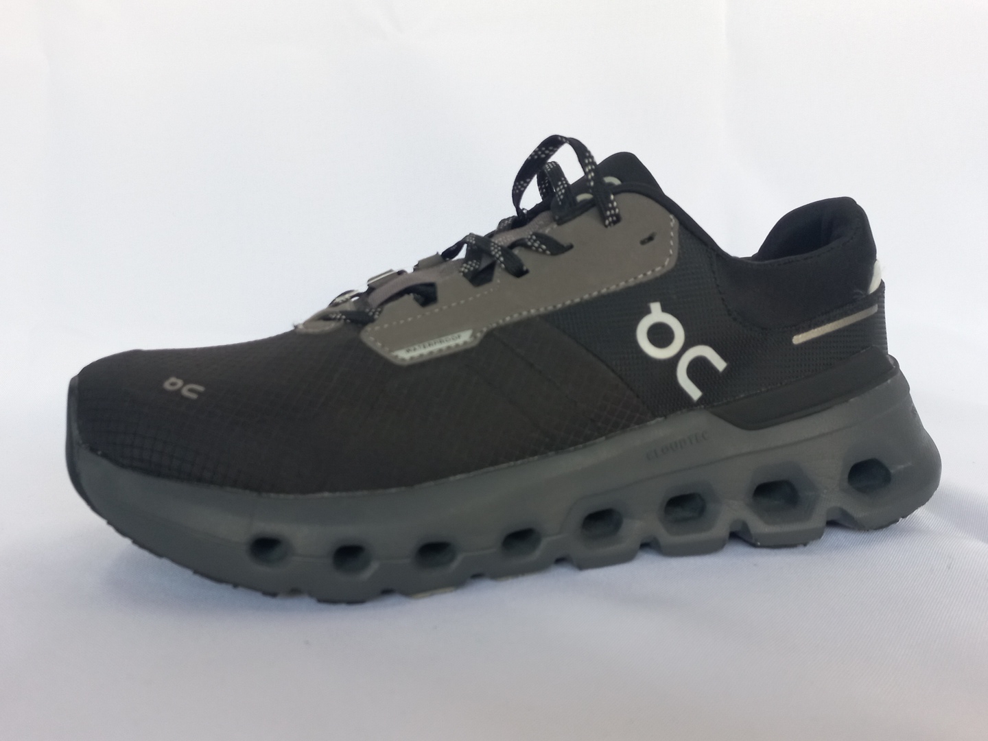On Cloudrunner 2 Waterproof color negro