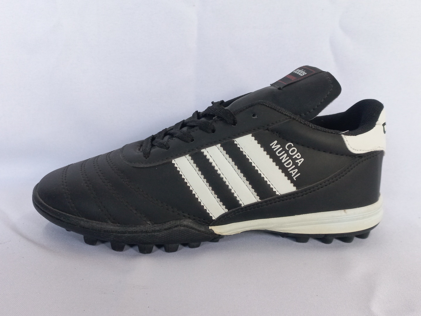 Adidas Copa Mundial negros