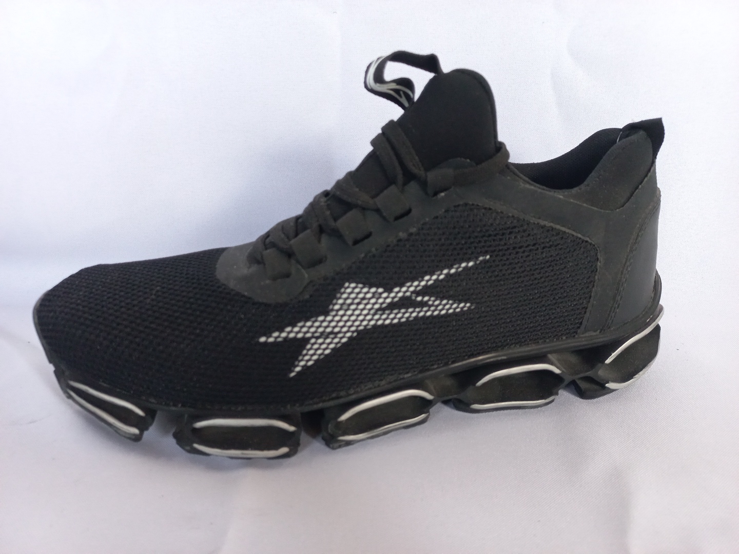 Eescord Running negros con blanco