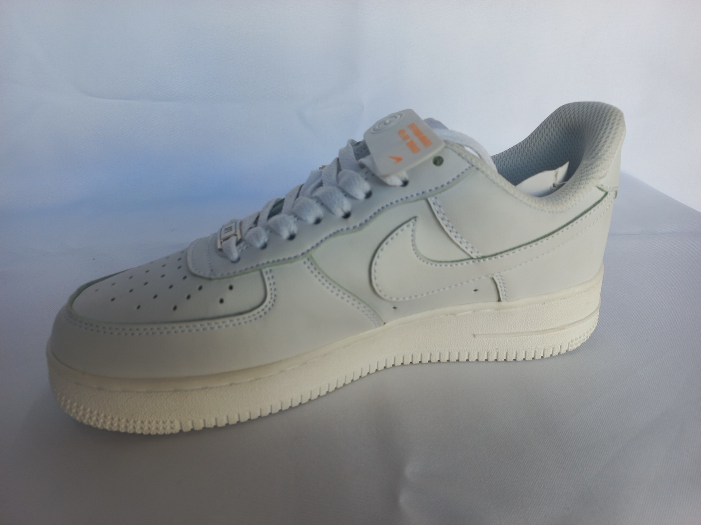Nike Air Force 1 Low Supreme White