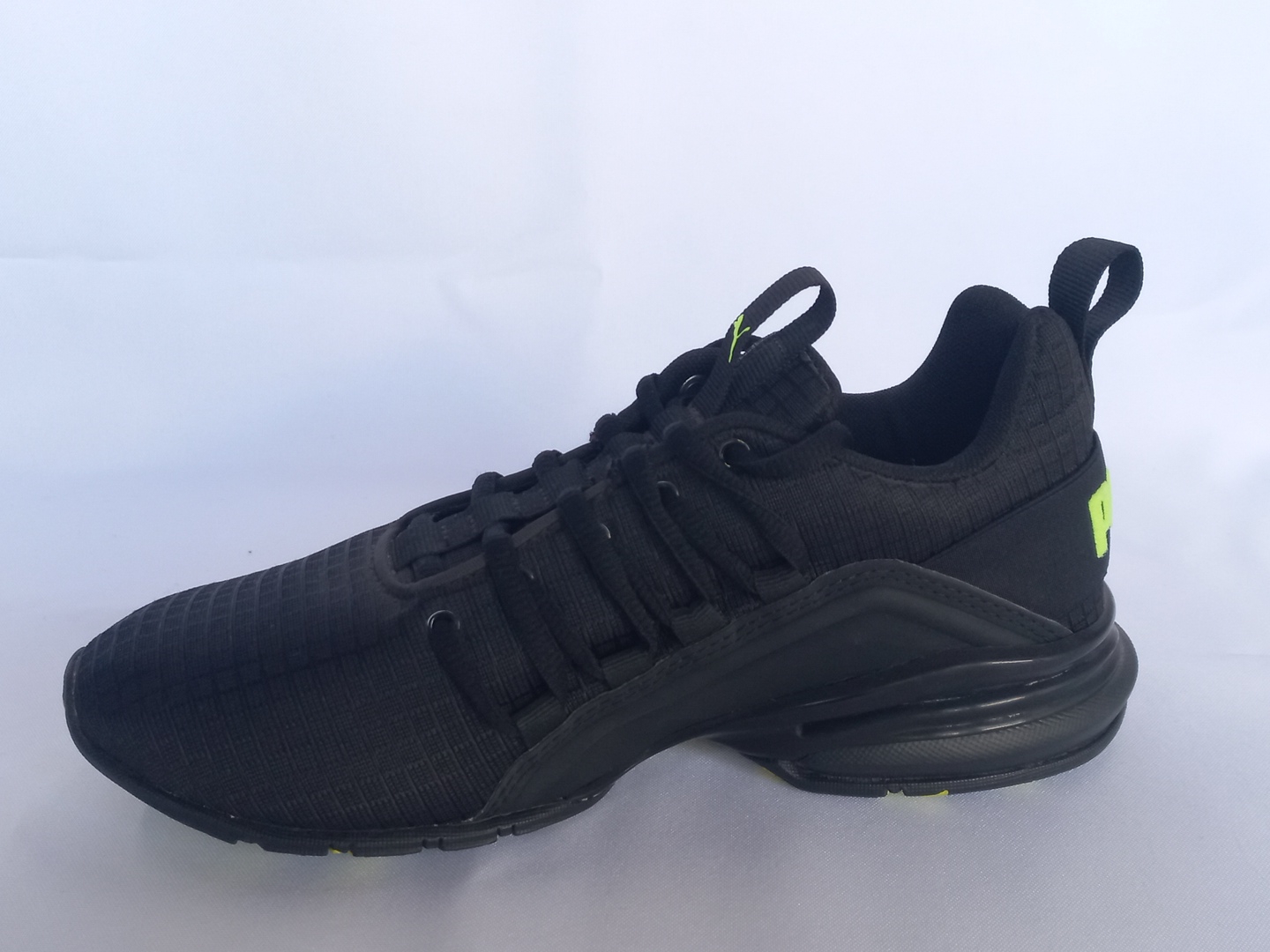 Puma Axelion Rip color Puma Black/Yellow Alert